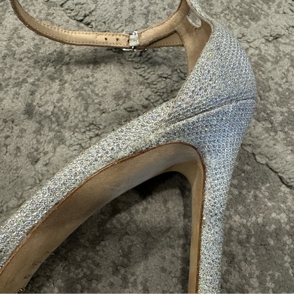 STUART WEITZMAN  Nudist Hollywood Metallic Platform
Sandals In Silver SIZE 9 - Picture 4 of 9